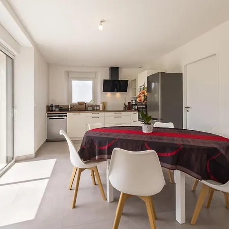 Holiday home Paisible A La Campagne - 6 Pers. - Fr-1-306-1353